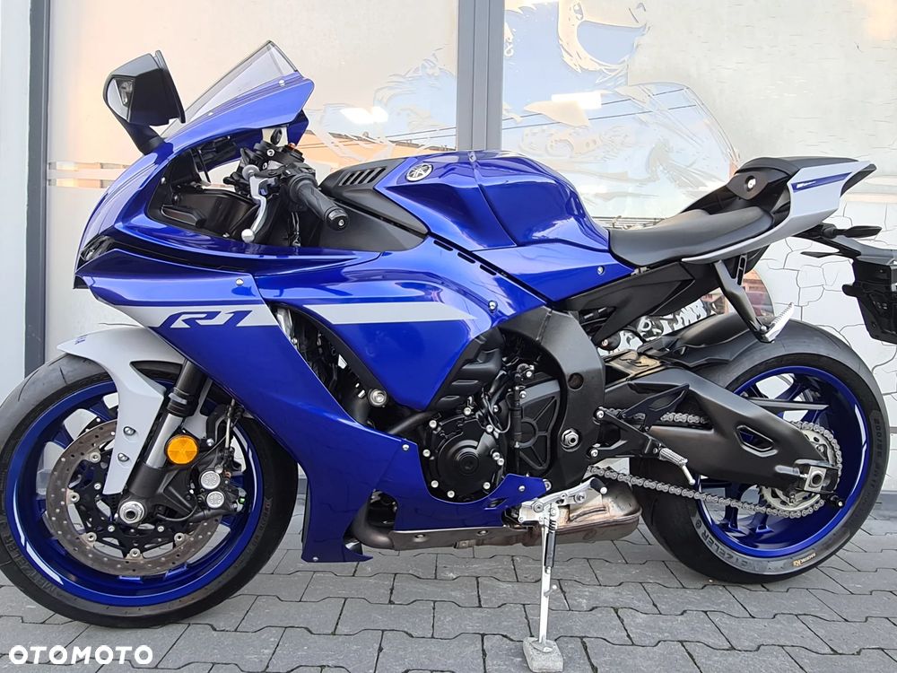 Yamaha R1 - 5