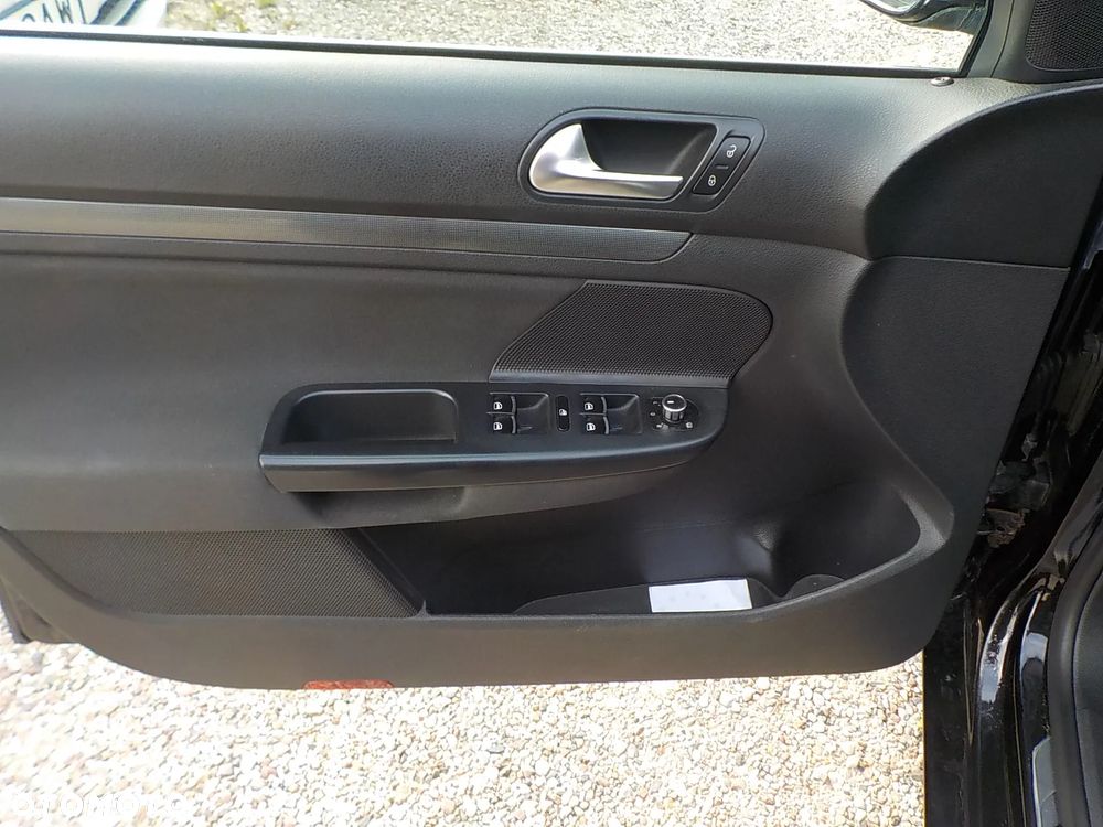 Volkswagen Golf 2.0 TDI DPF Style - 8