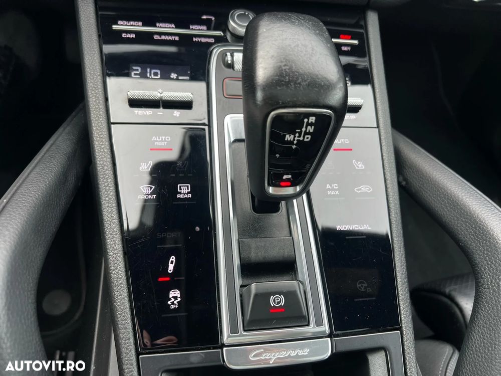 Porsche Cayenne - 14