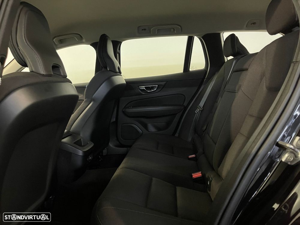 Volvo V60 2.0 D3 Momentum Geartronic - 15