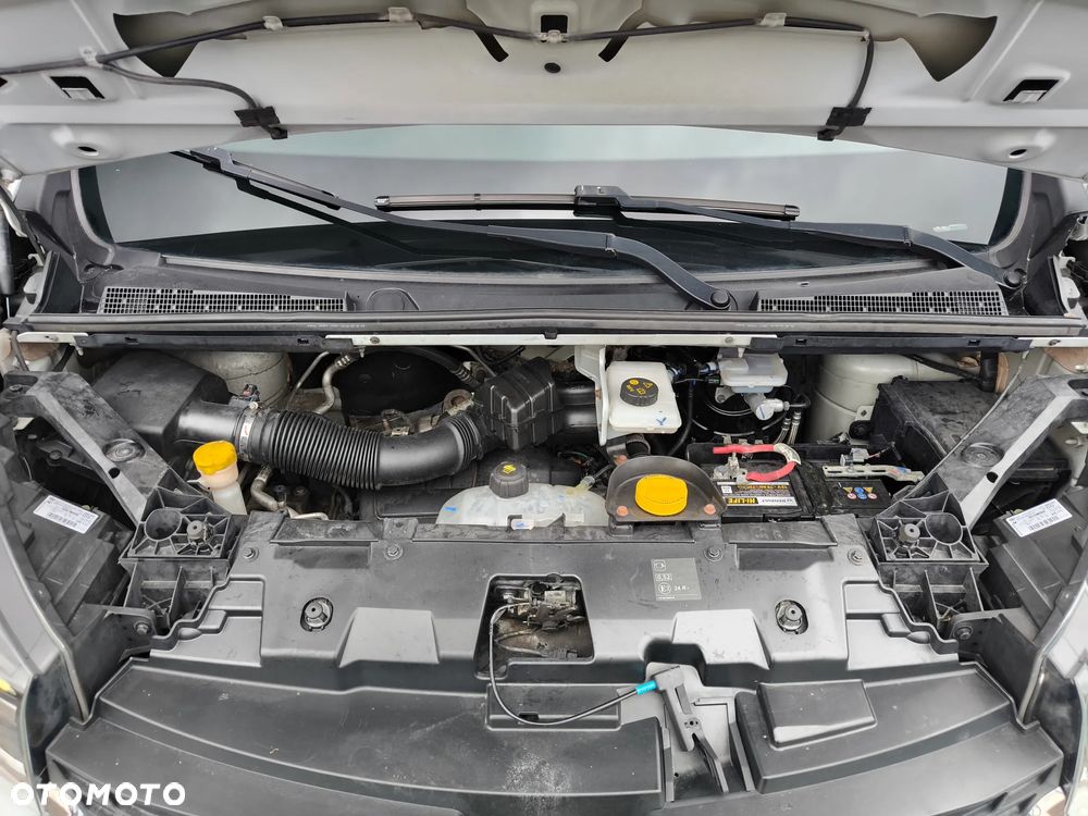 Renault Trafic - 25