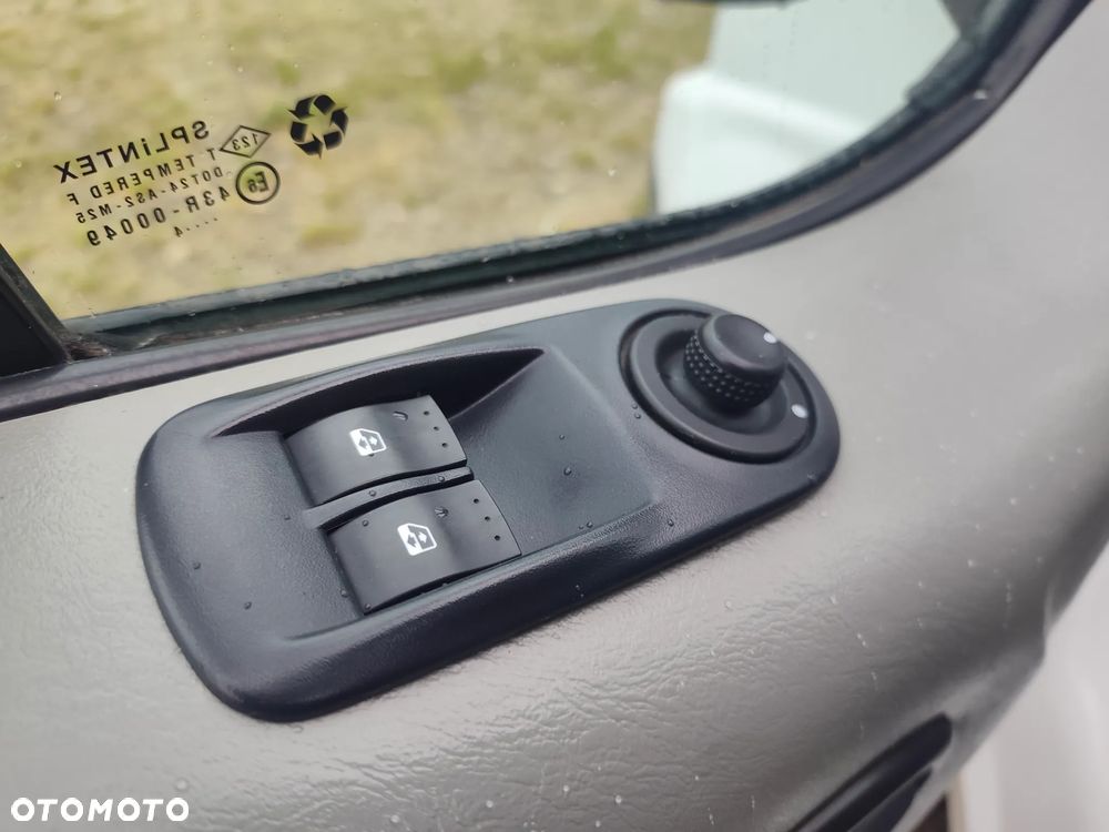 Renault Trafic - 21