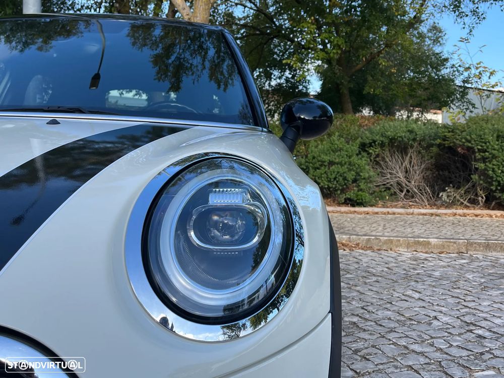 MINI 5 Portas Cooper D Auto - 11