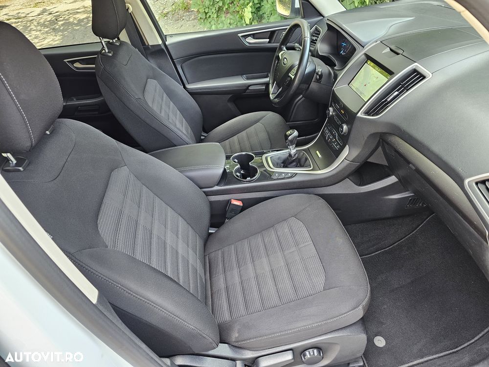 Ford Galaxy - 12