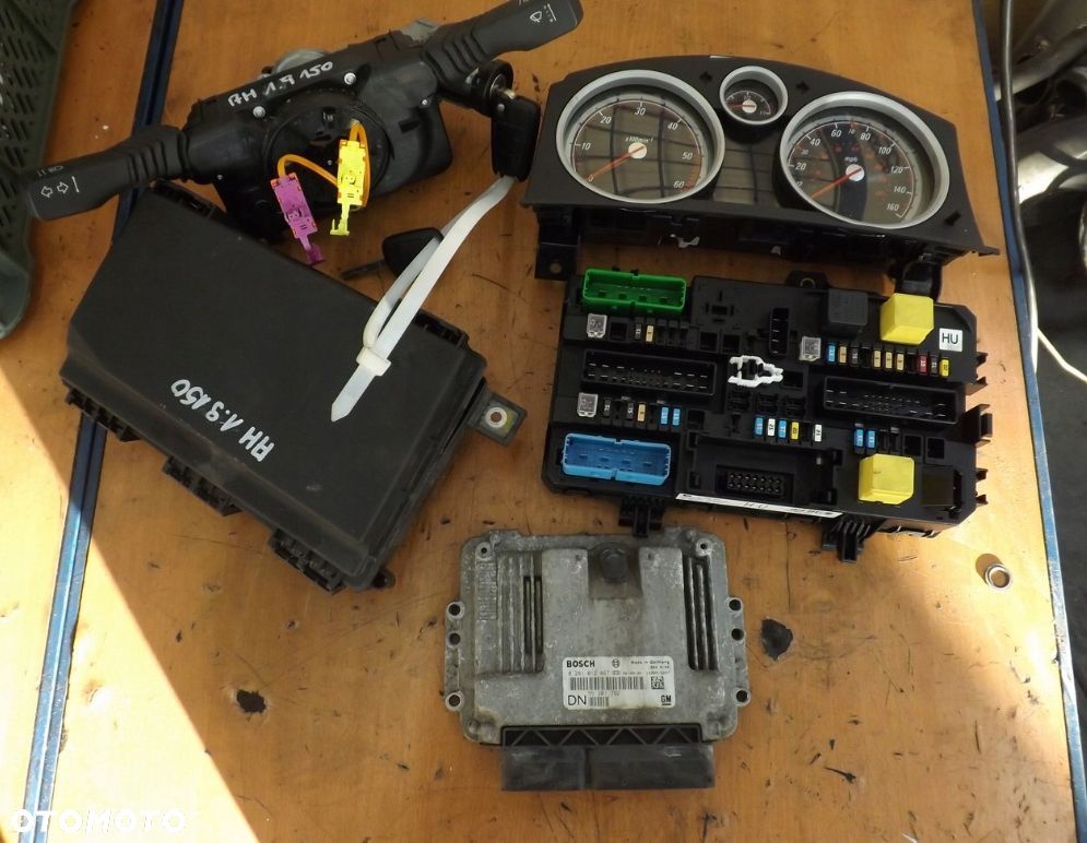 OPEL ASTRA 3 H 1.9 CDTI 150PS KOMPUTER SILNIKA DN - 2