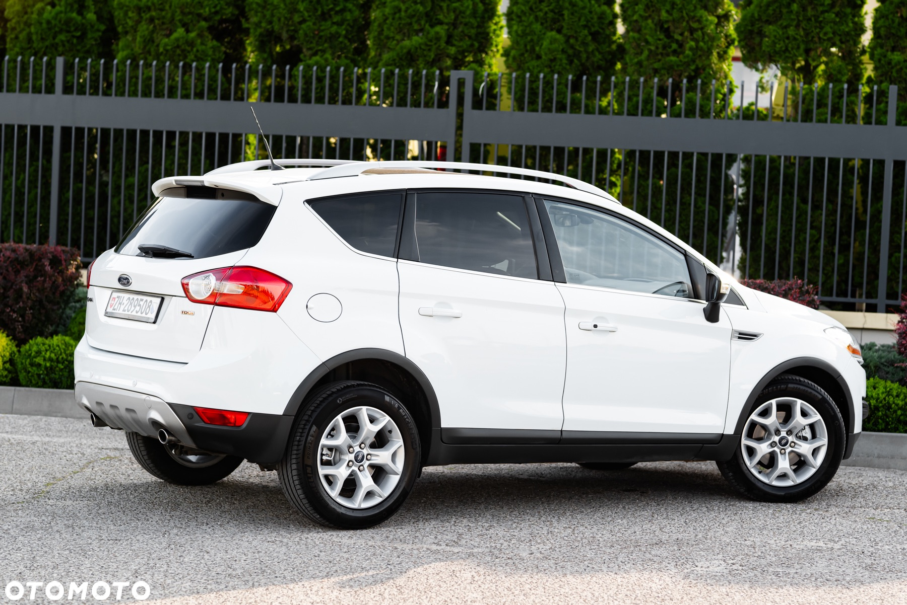 Ford Kuga 2.0 TDCi 4x4 Titanium - 14