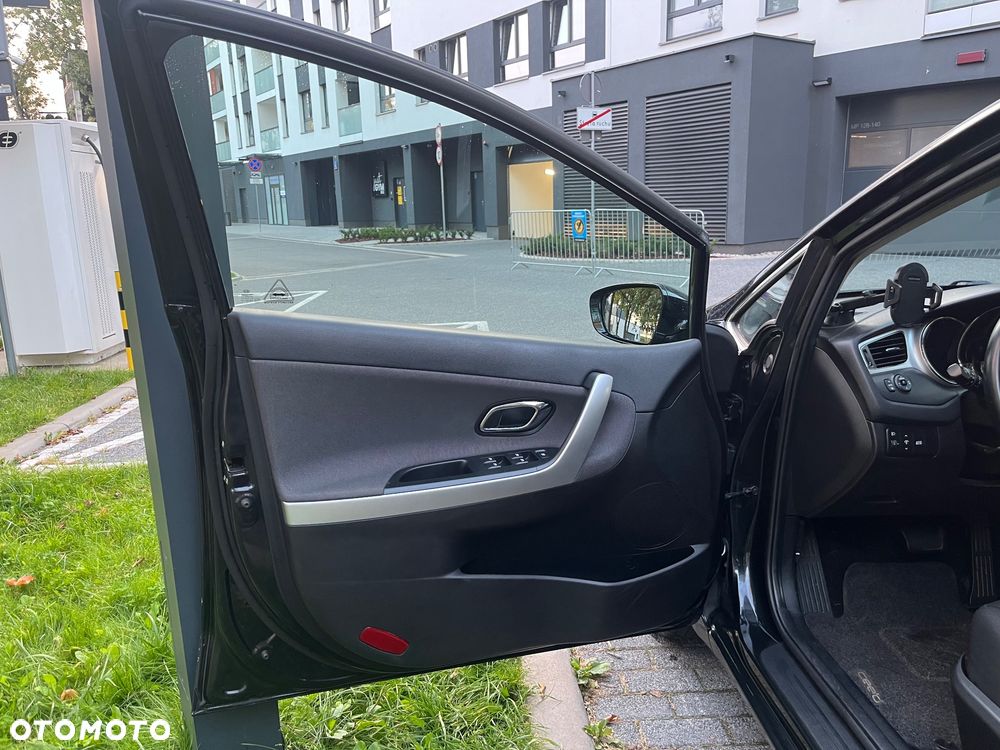 Kia Ceed 1.6 GDI L DCT - 14
