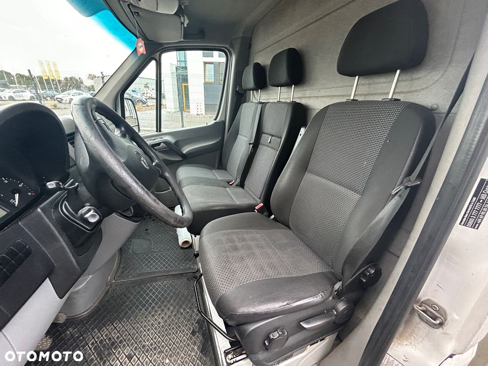 Mercedes-Benz Sprinter - 13