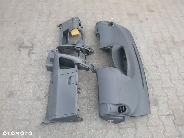 DESKA ROZDZIELCZA KONSOLA TOYOTA YARIS II 06-09T - 4