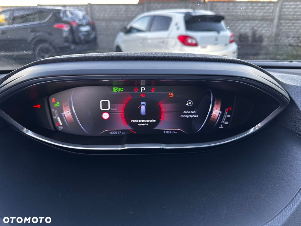 Peugeot 5008 BlueHDi 120 EAT6 Allure - 26