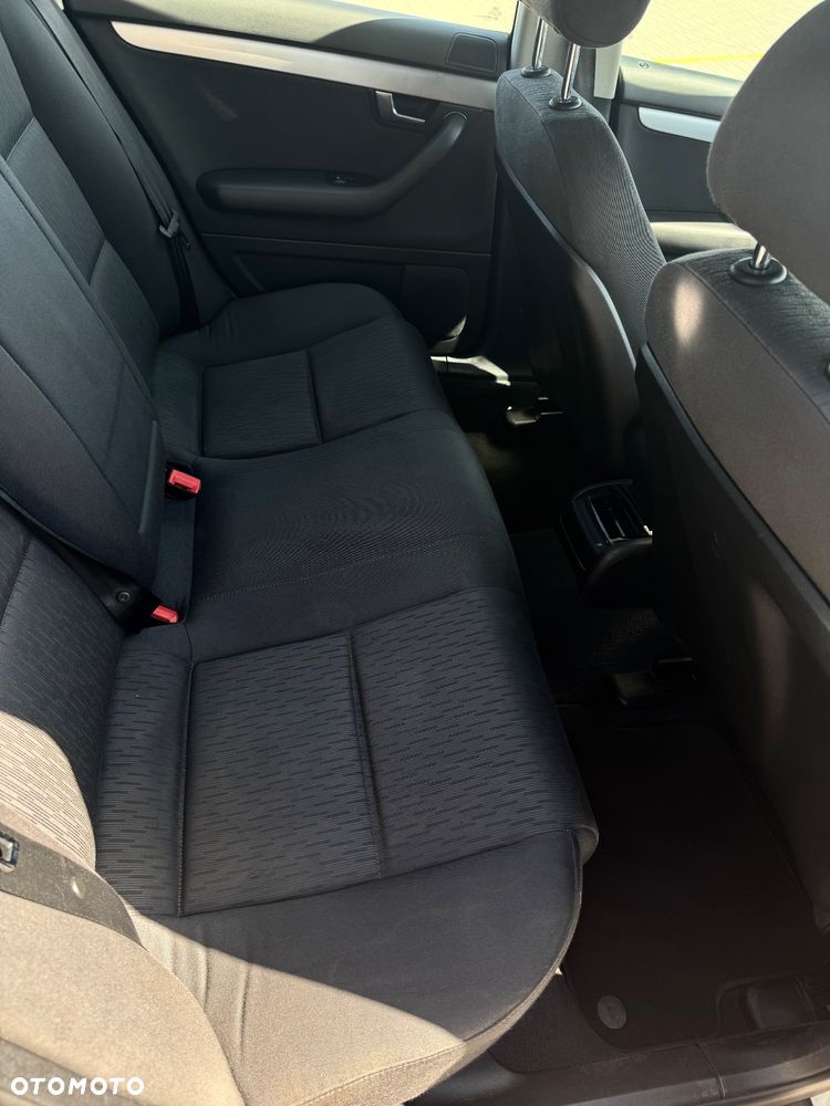 Audi A4 Avant 2.0 TDI - 9