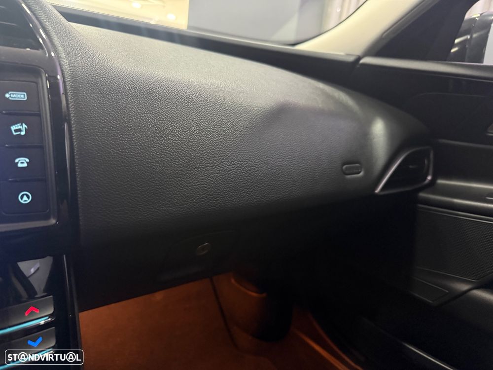 Jaguar XE 2.0 D Portfolio Aut. - 22