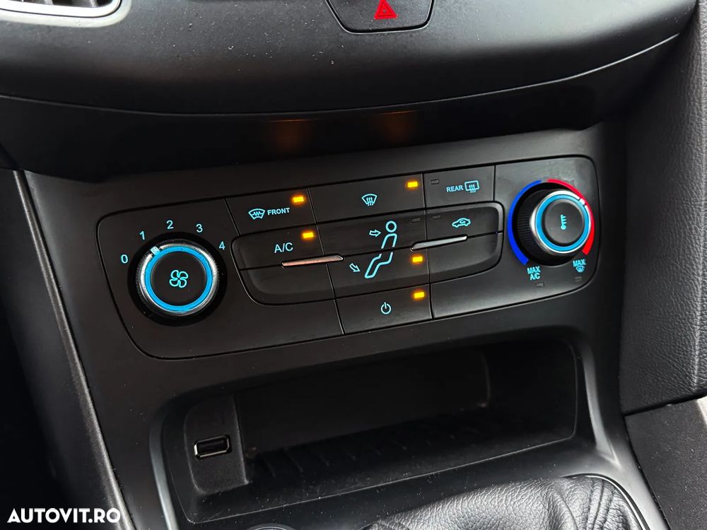 Ford Focus 1.5 TDCi Titanium - 12