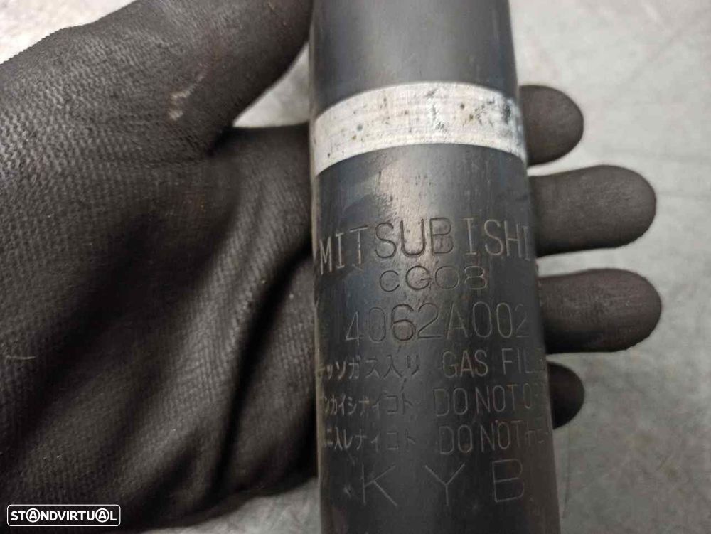 AMORTECEDOR FRONTAL ESQUERDO MITSUBISHI PAJERO III 2004 -4062A002 - 4