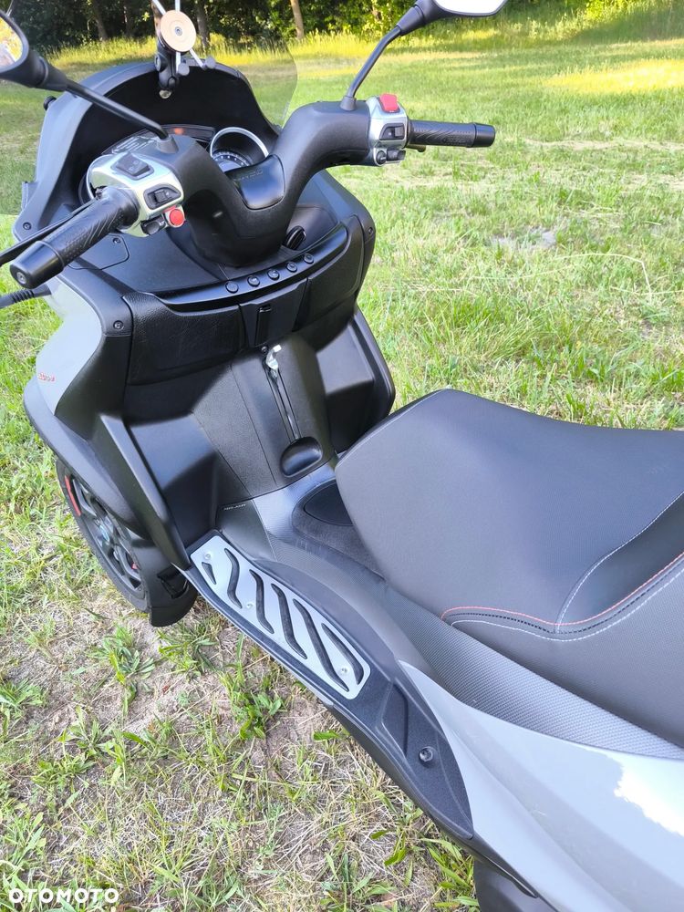 Piaggio MP-3 - 11