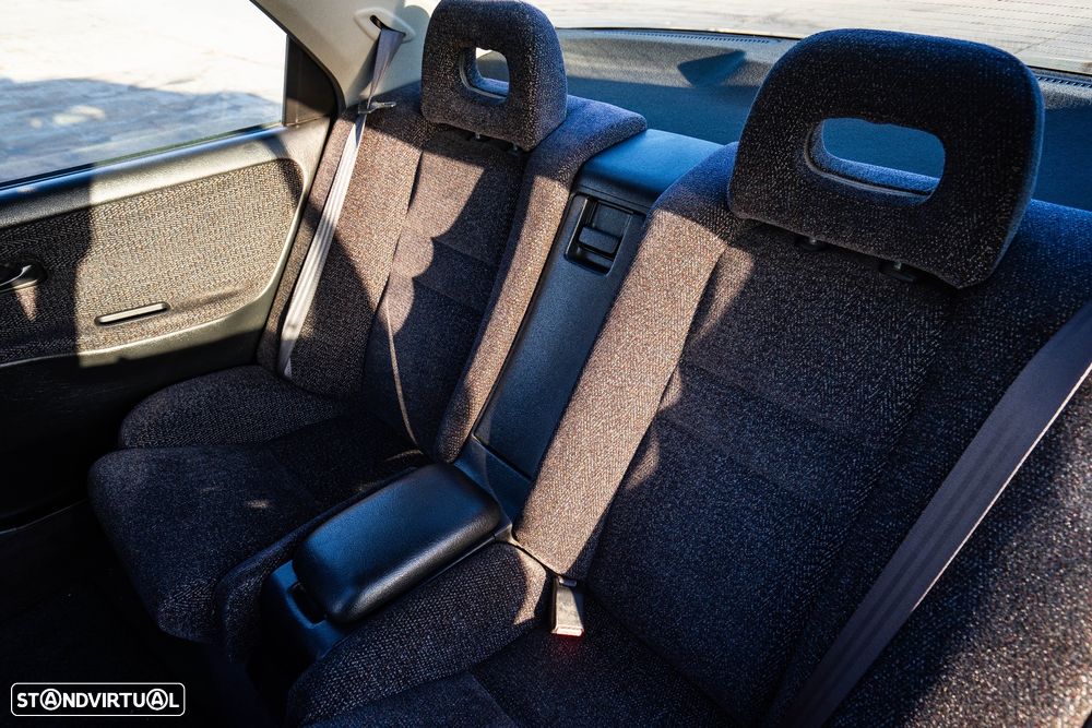 Honda Civic 1.6 VTi - 16