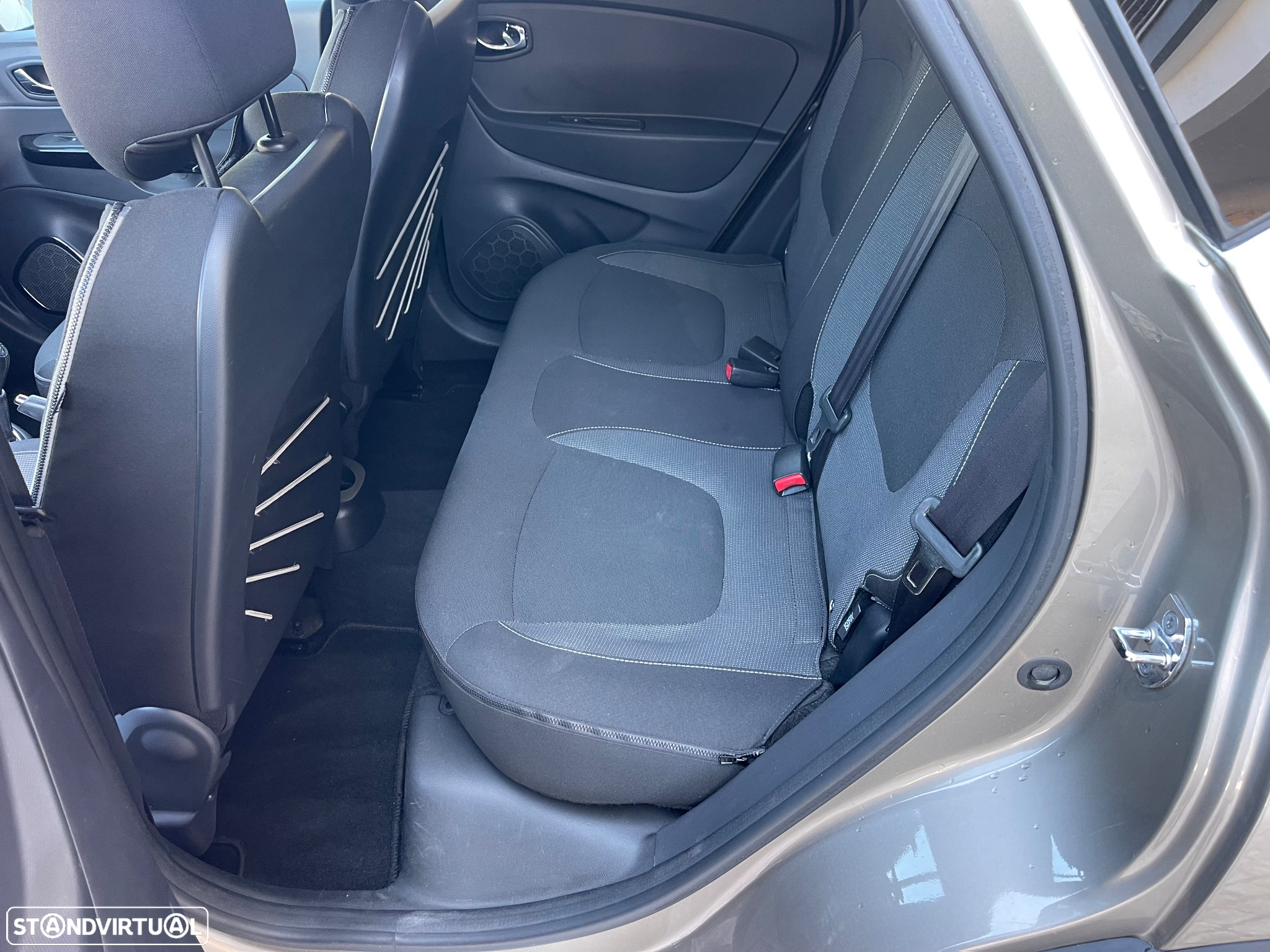 Renault Captur 1.5 dCi Exclusive - 6