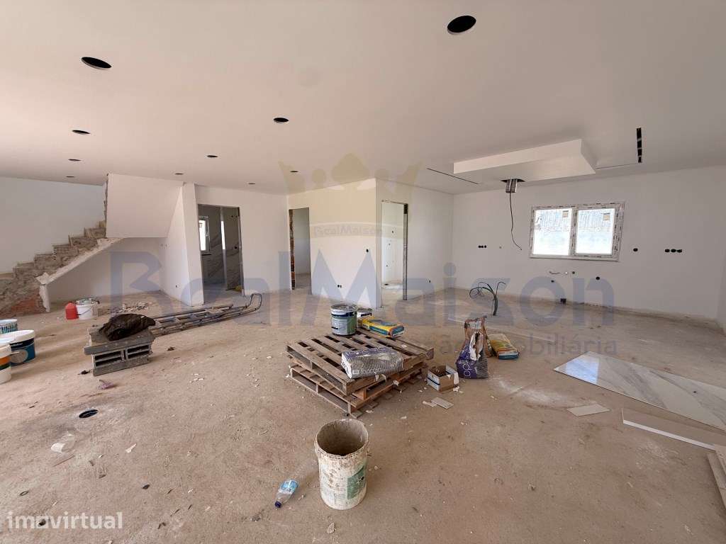 Moradia T4 - Nova Construção - Terrugem (Sintra) - Grande imagem: 4/13