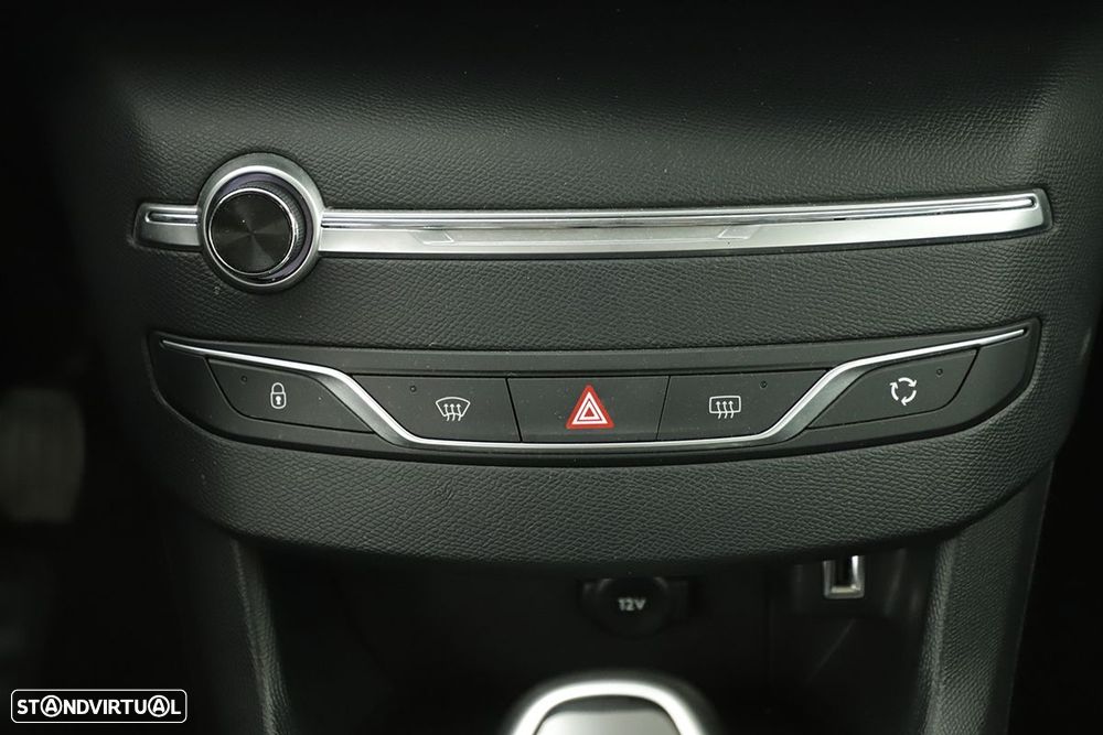 Peugeot 308 1.2 PureTech Active Pack - 12