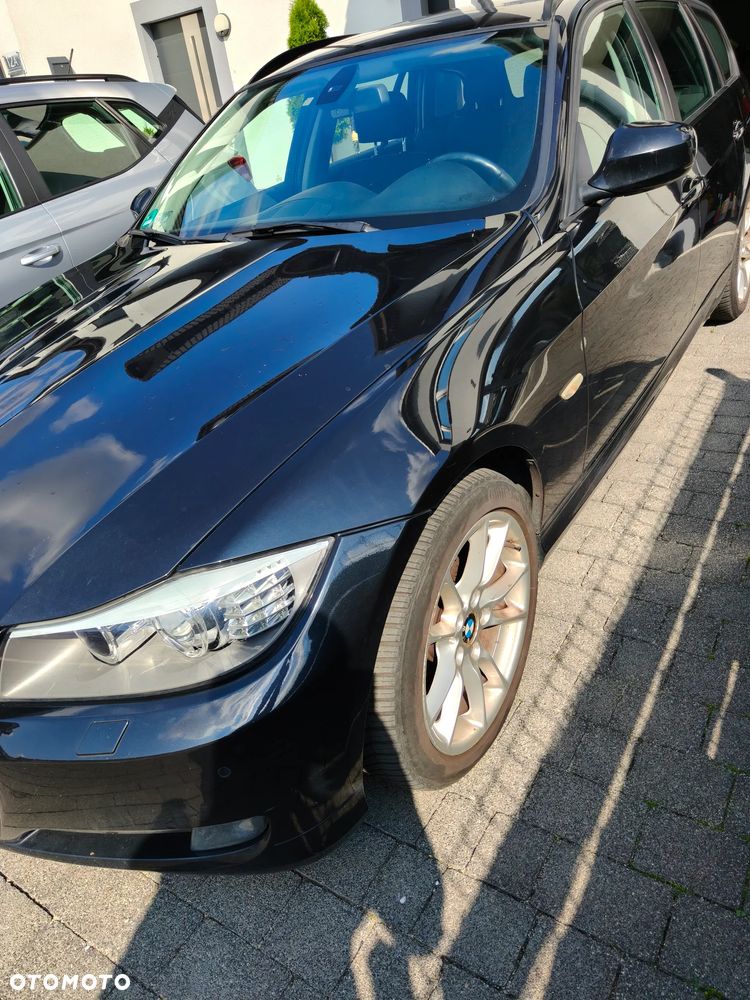 BMW Seria 3 318i - 4