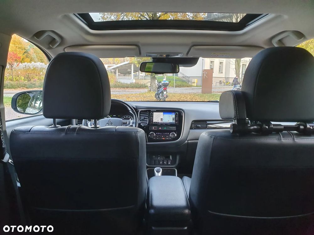 Mitsubishi Outlander 2.0 4WD Top - 9