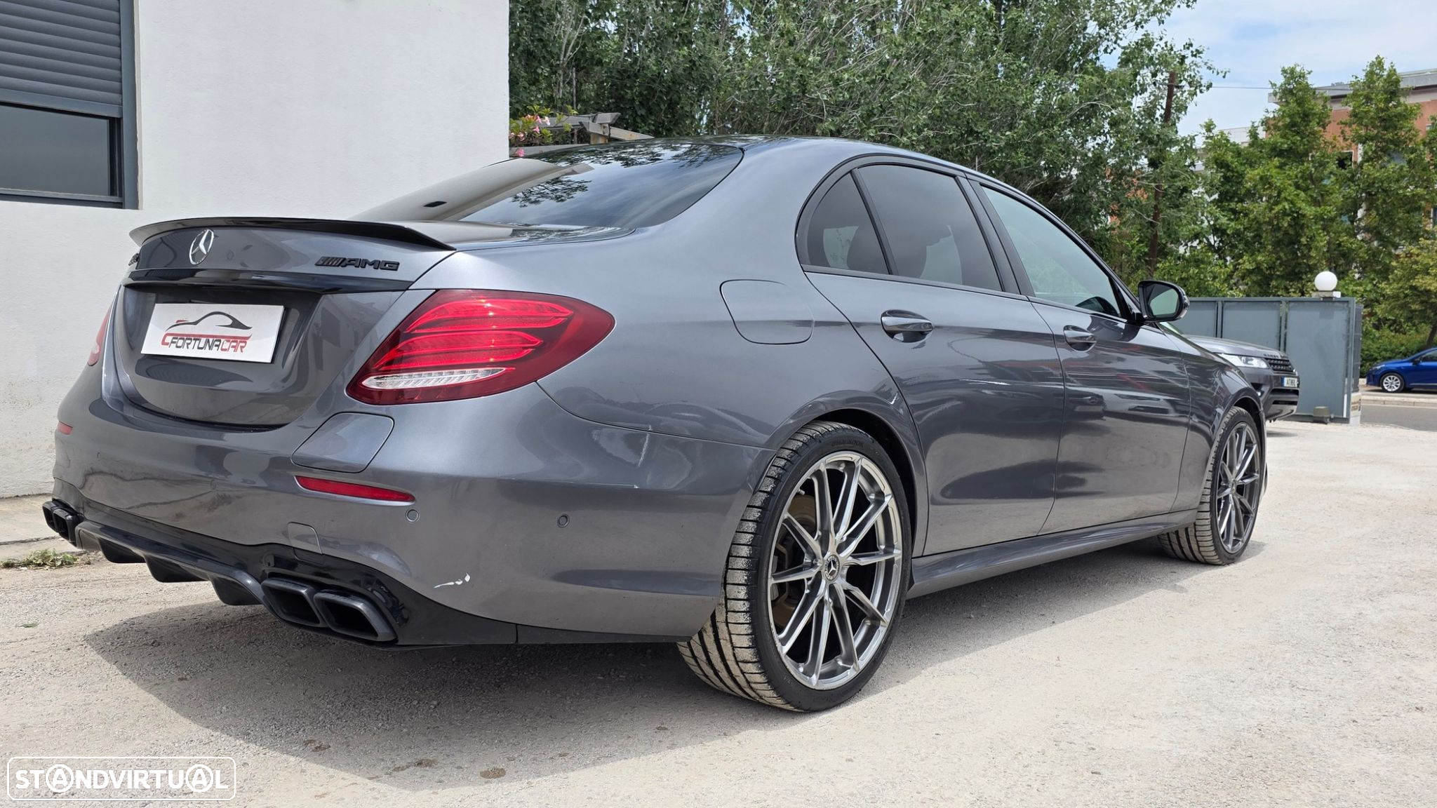 Mercedes-Benz E 350 e AMG - 4