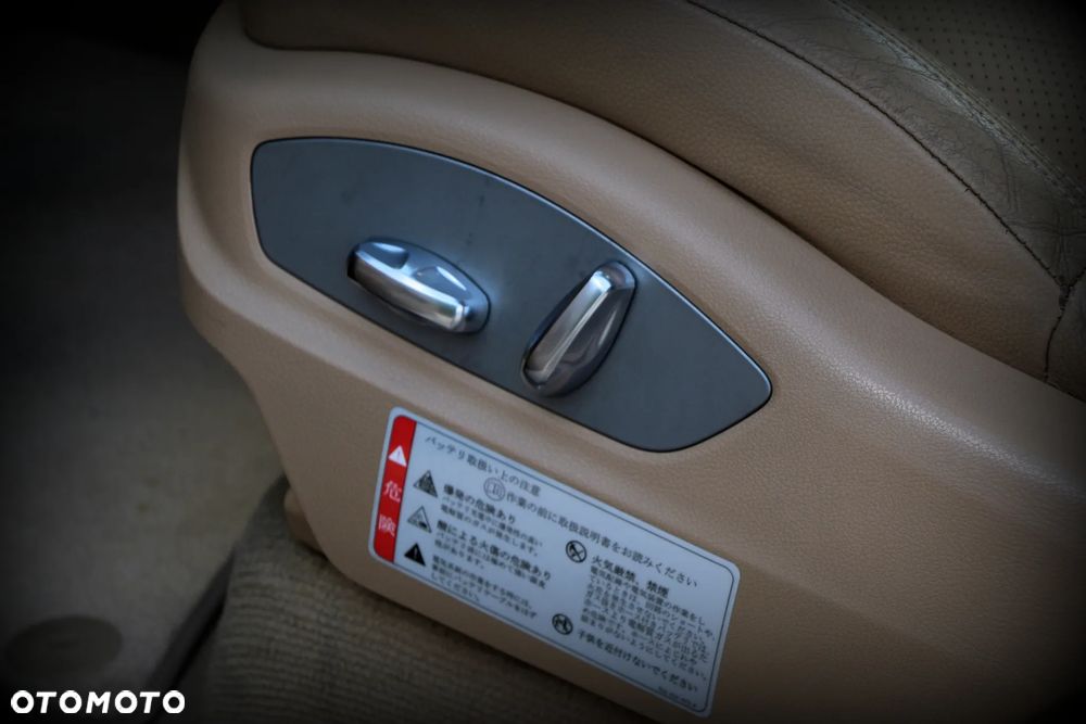 Porsche Cayenne - 22