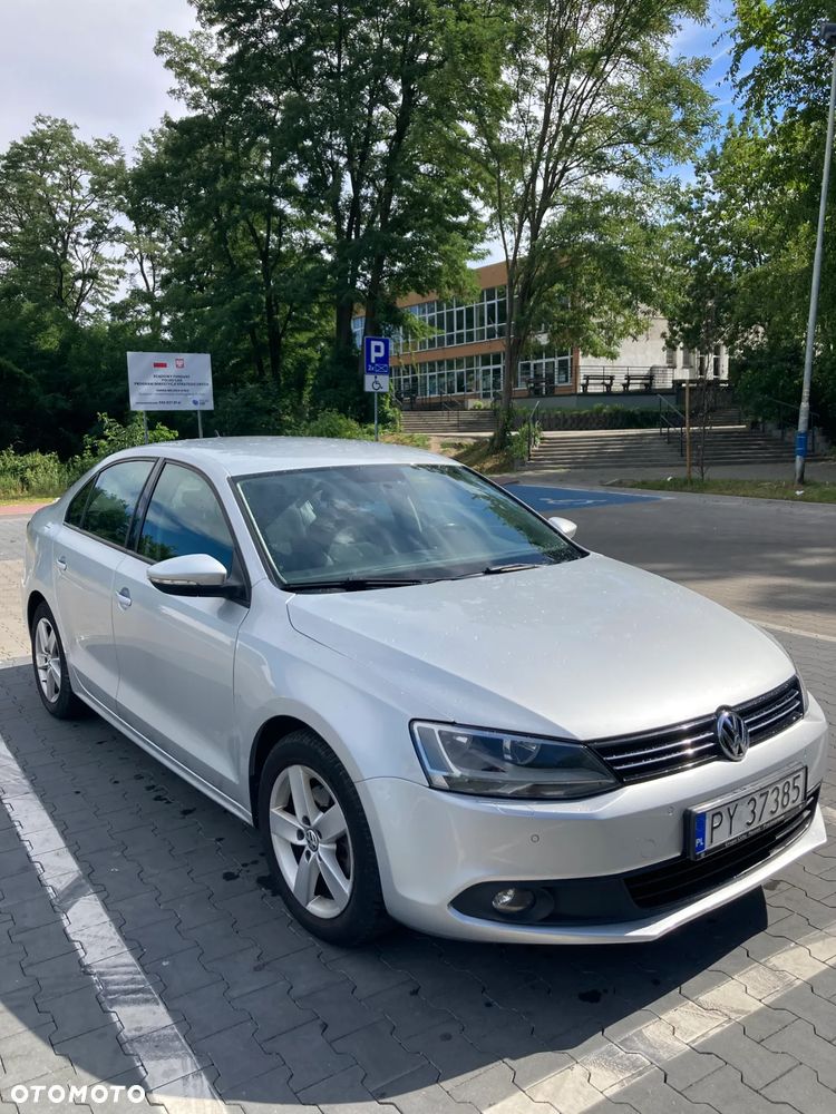 Volkswagen Jetta 1.2 TSI Comfortline - 1