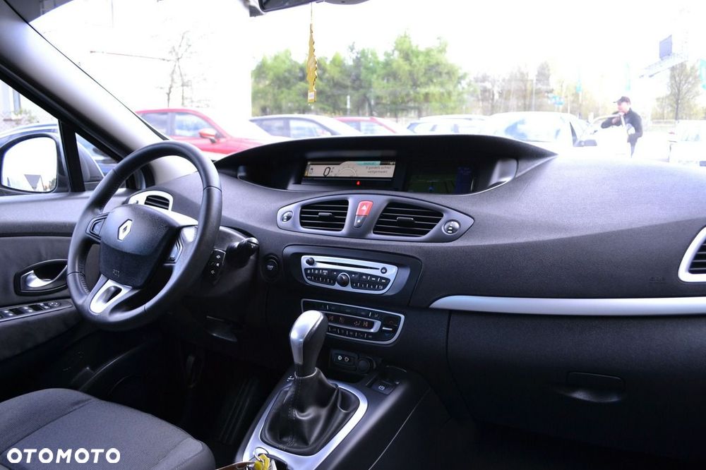 Renault Scenic 1.5 dCi Bose EDC - 11