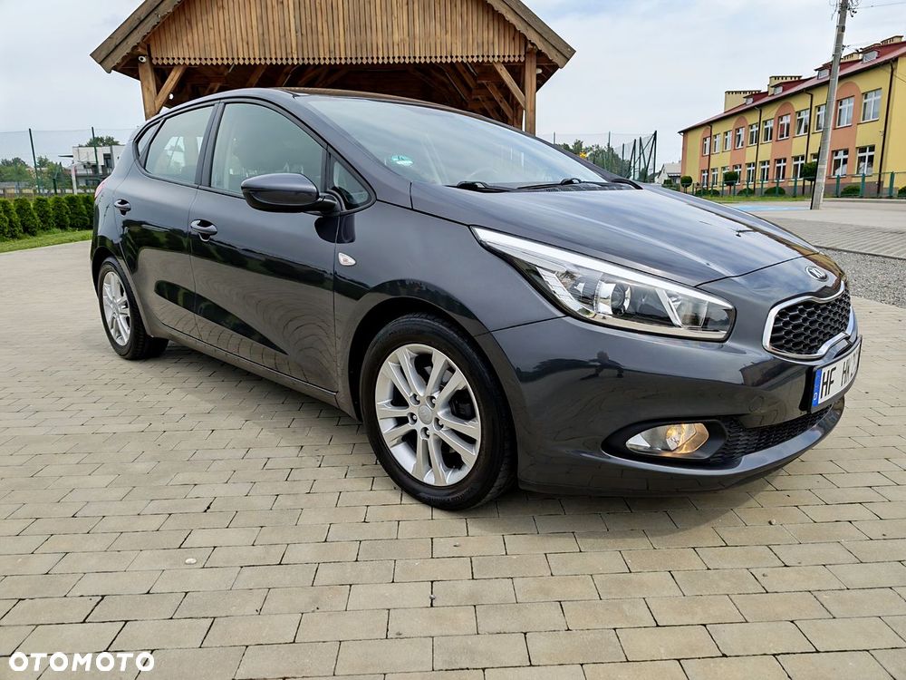 Kia Ceed - 12