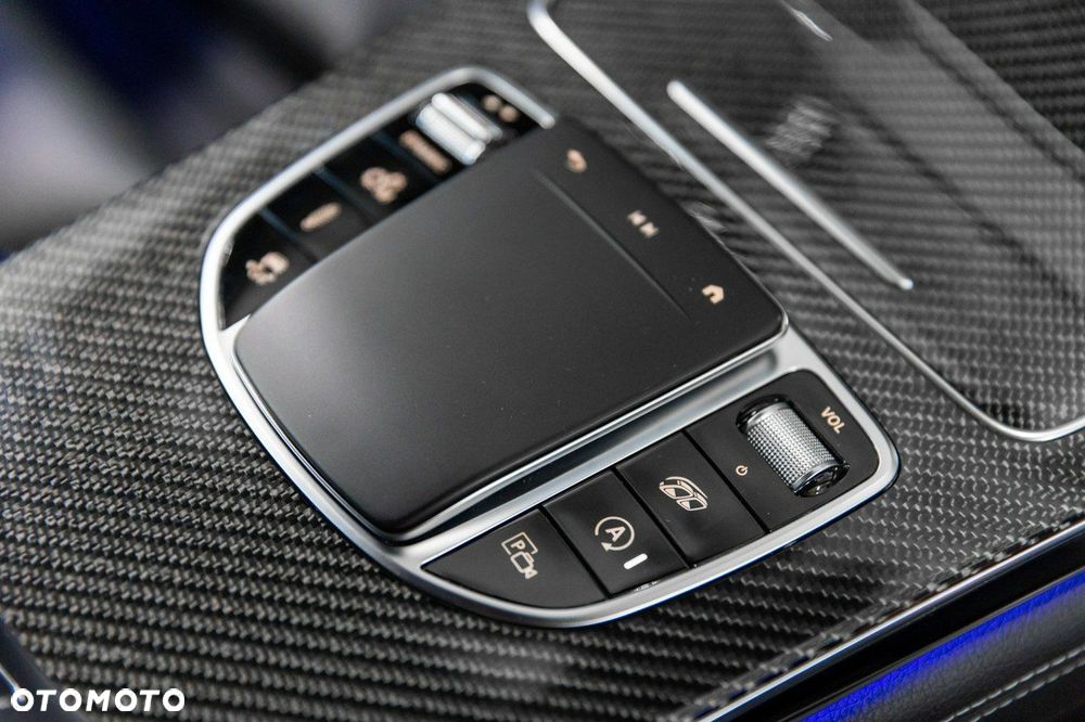 Mercedes-Benz GLC - 33