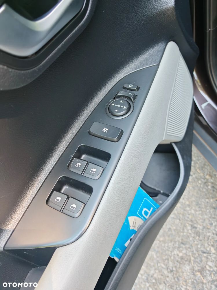 Kia Stonic - 28