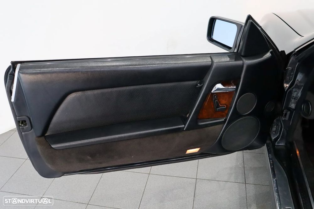 Mercedes-Benz SL 300 - 25