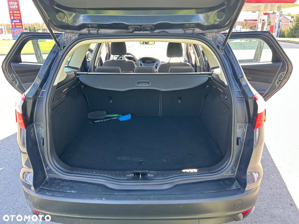 Ford Focus 1.6 Ambiente - 13