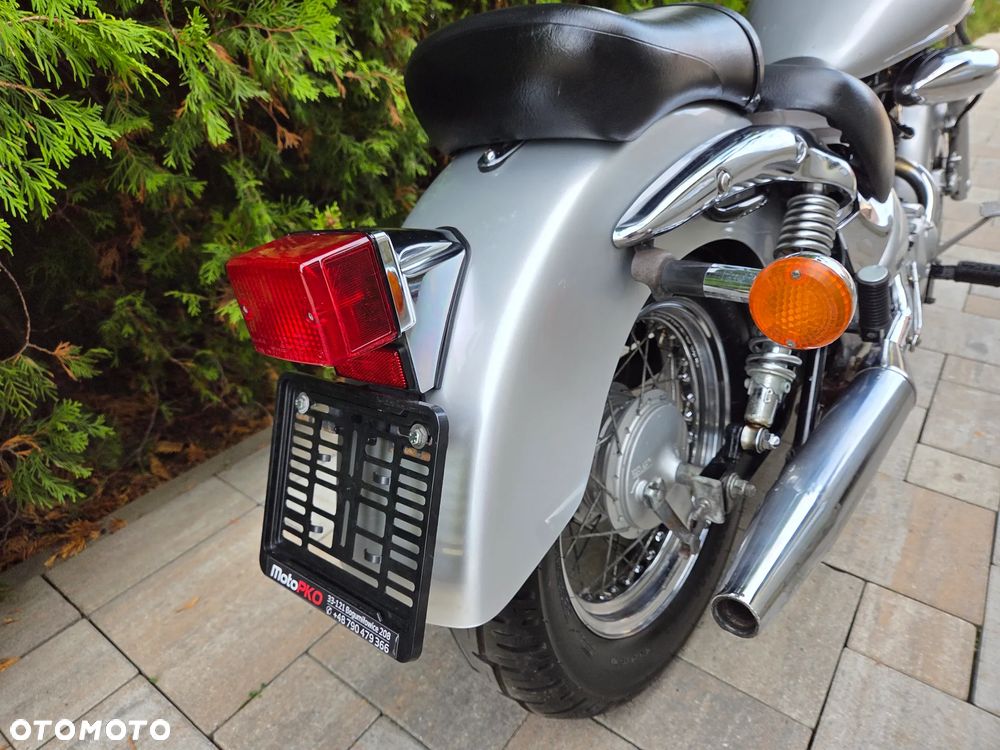 Suzuki Intruder - 17
