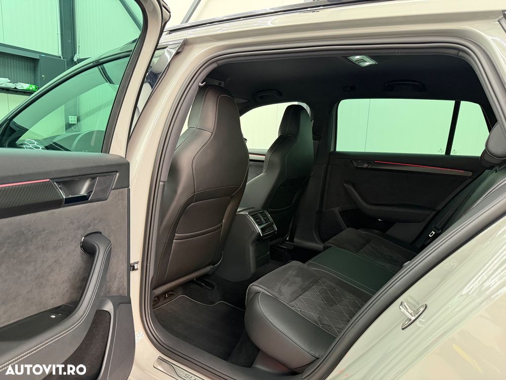 Skoda Superb 2.0 TDI DSG Sportline - 15