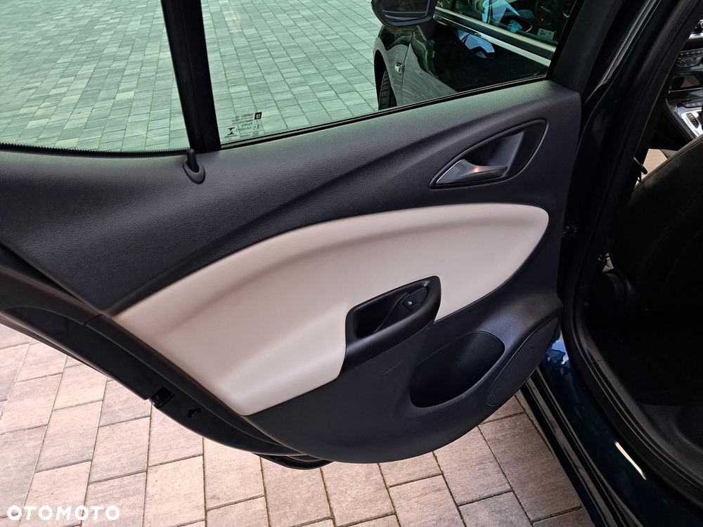 Opel Astra 1.4 T Dynamic S&S - 15