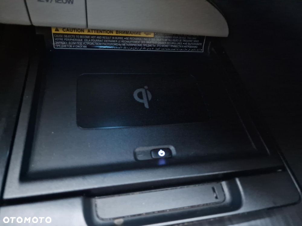 Toyota Camry 2.5 Hybrid Executive CVT - 28