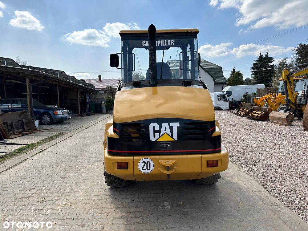 Caterpillar CAT 908 - 3