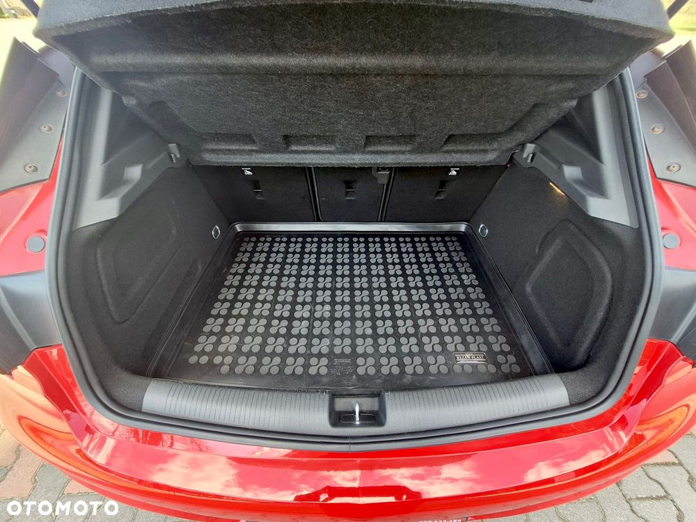 Opel Astra 1.6 T Dynamic S&S - 27