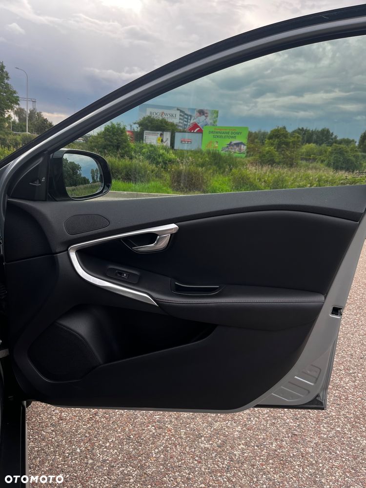 Volvo V40 D3 Summum - 24