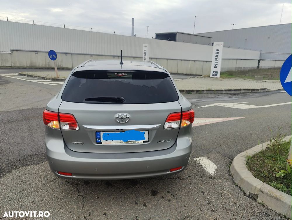 Toyota Avensis - 2