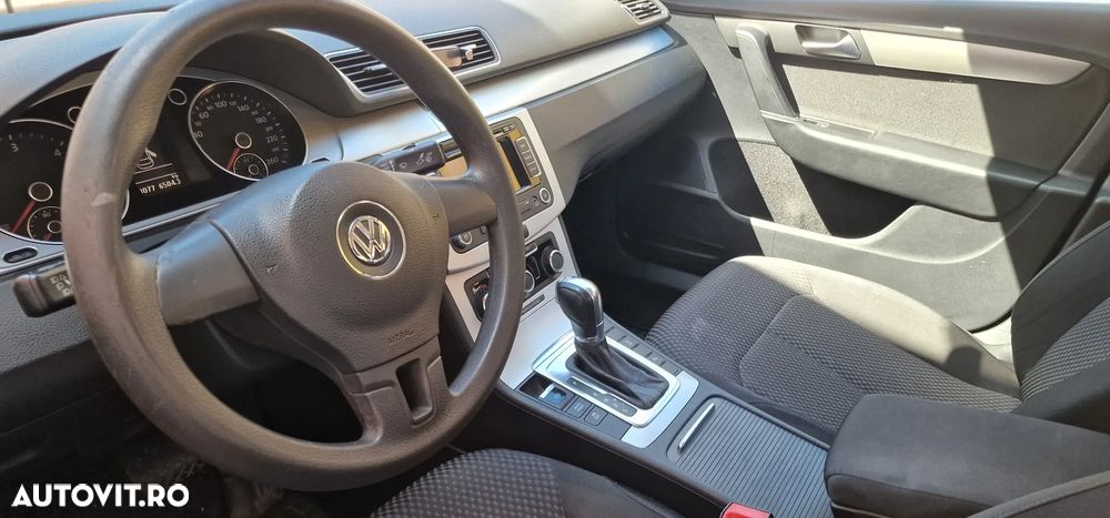 Volkswagen Passat 2.0TDI Comfortline DPF DSG - 11