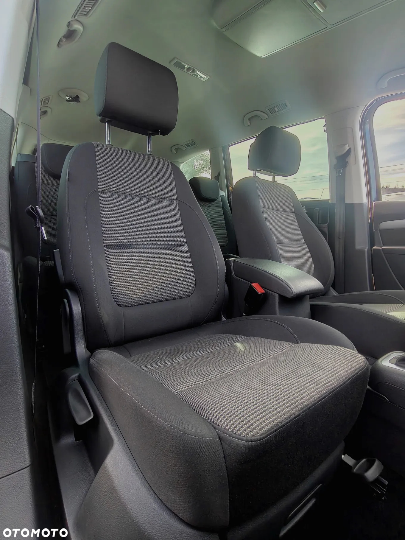 Volkswagen Sharan 2.0 TDI Trendline DSG - 23