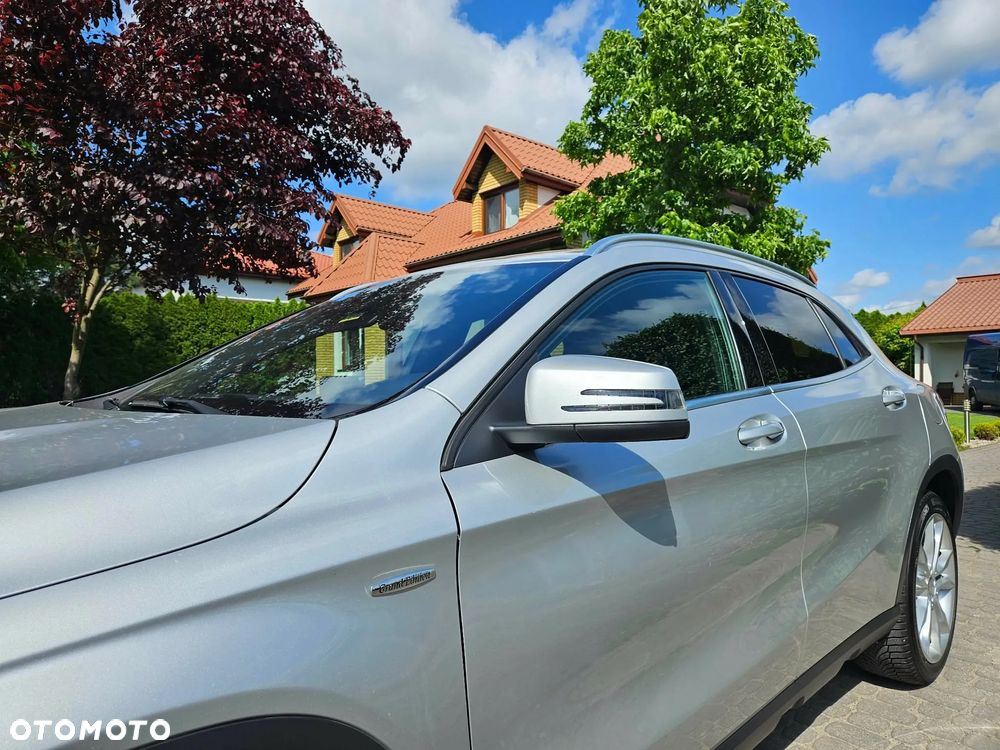 Mercedes-Benz GLA 200 7G-DCT Urban - 15