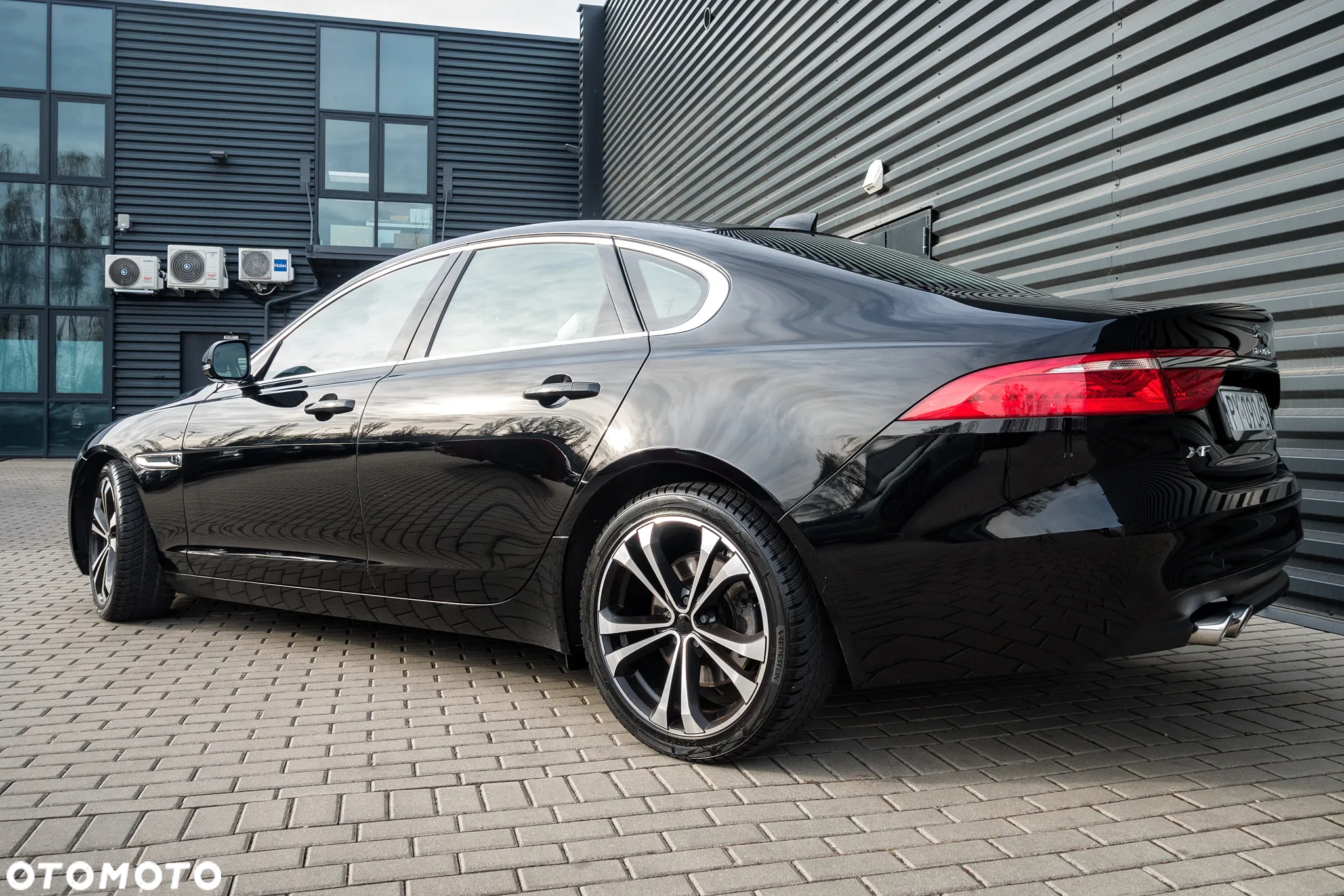 Jaguar XF - 3