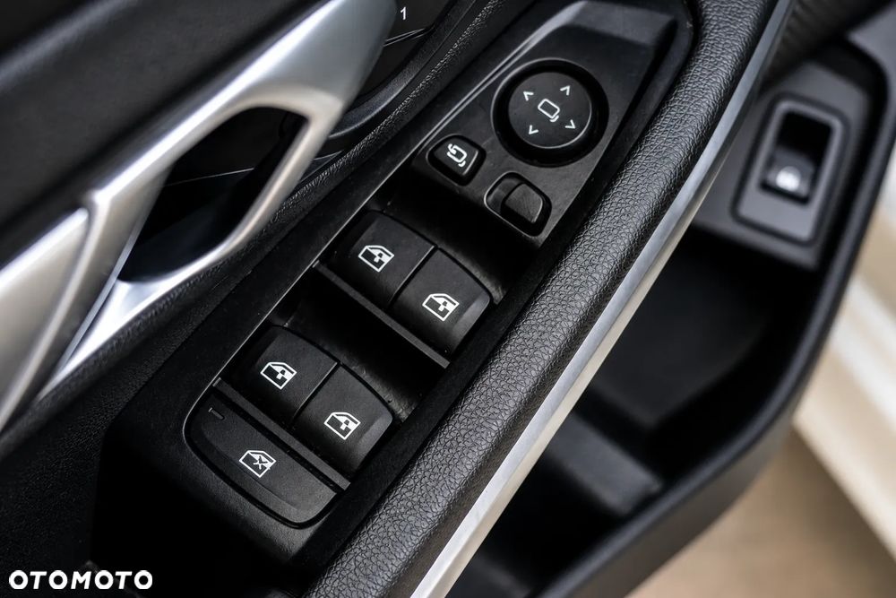 BMW Seria 3 330i xDrive - 10