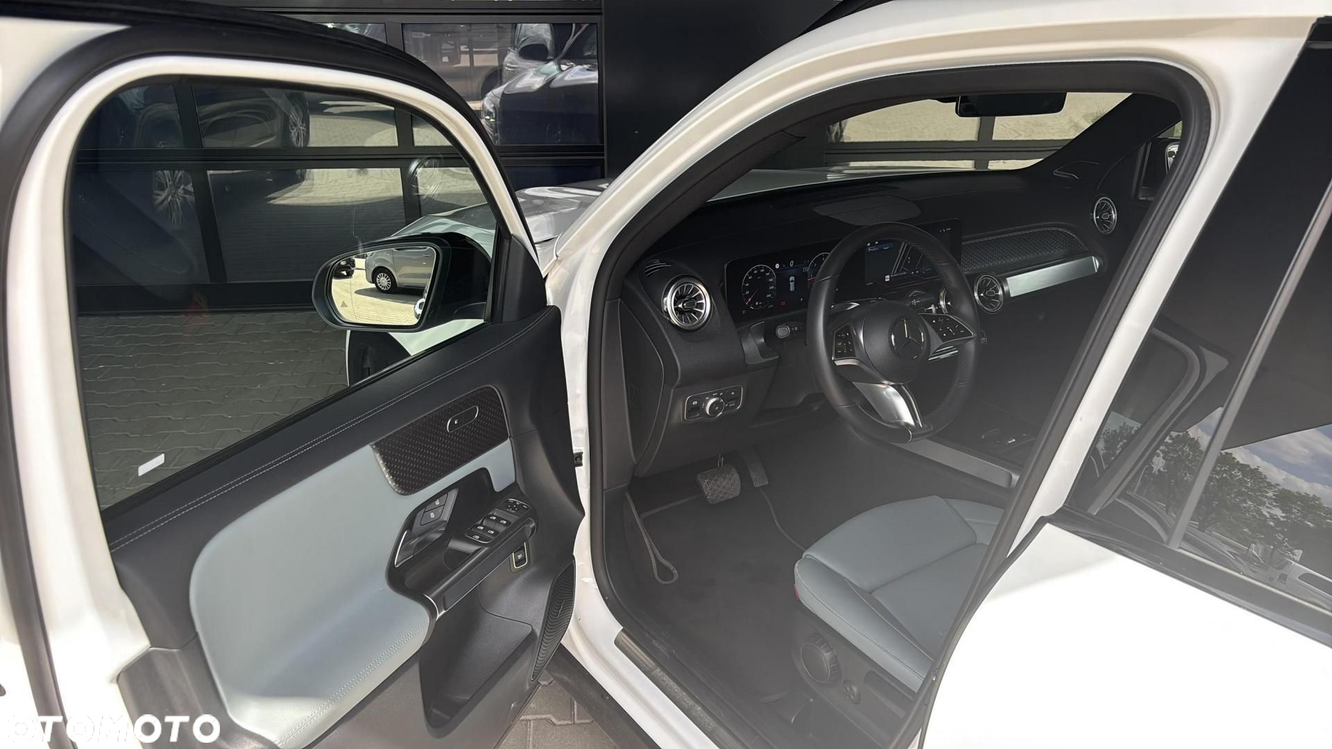 Mercedes-Benz GLB - 9