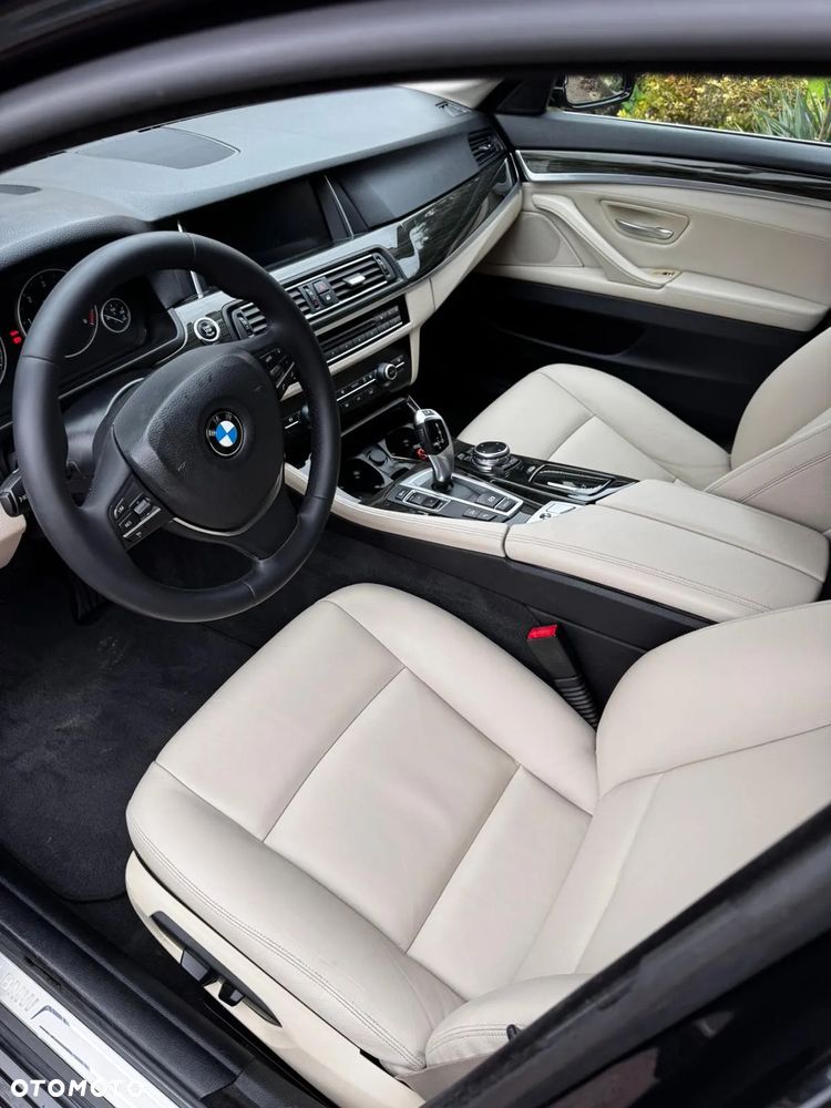 BMW Seria 5 530d Touring Luxury Line - 22