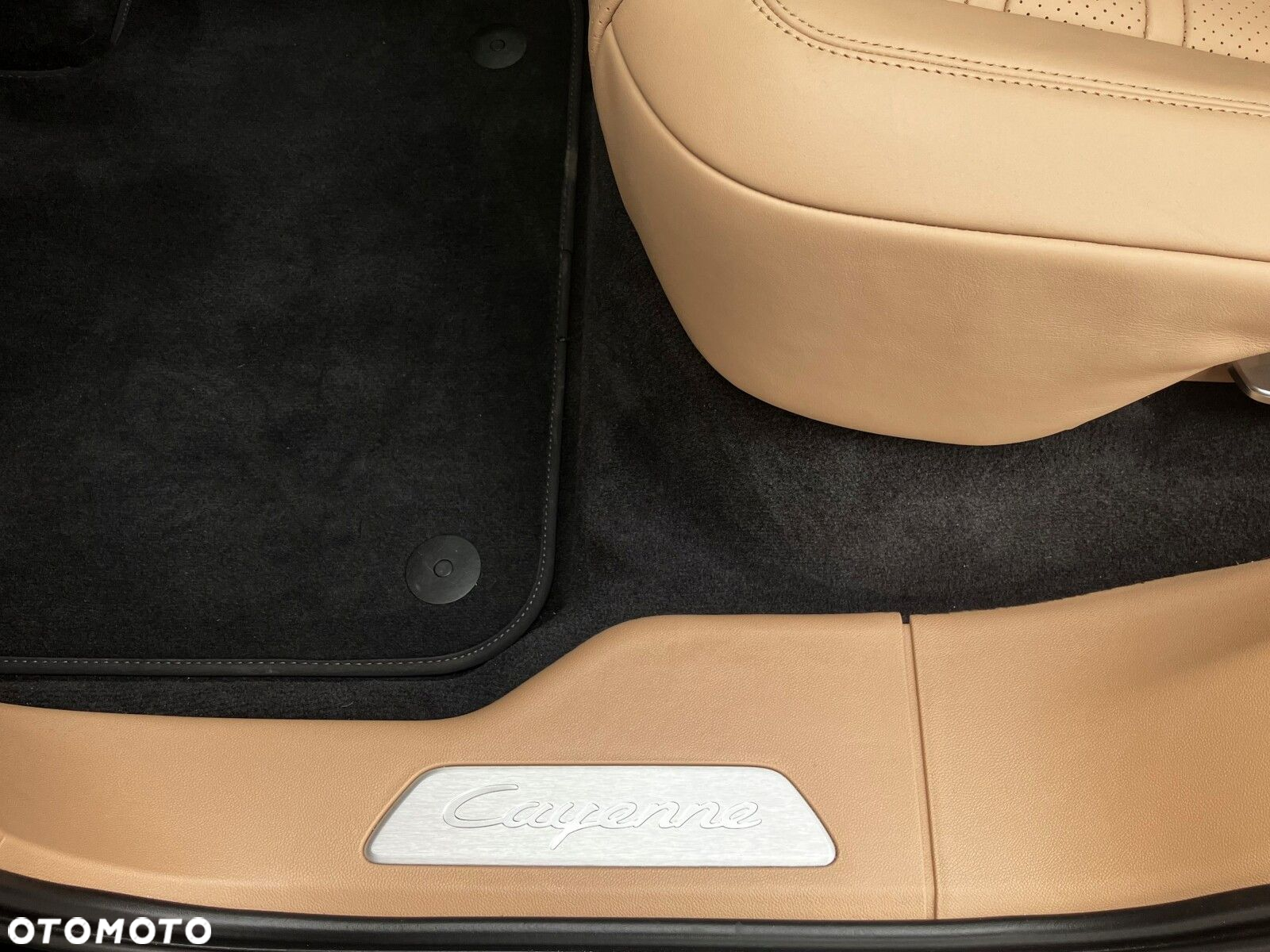 Porsche Cayenne - 26